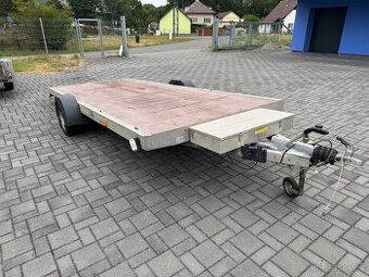 Přívěs, brzděné plato, 4.5 x 1.8m, 1.300kg, nové pneu