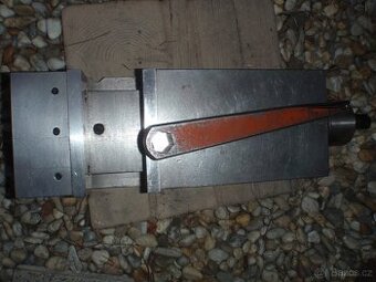 Strojní svěrák Vihorlat Snina 155mm dvoustupňový + klika