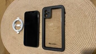 iPhone 11 64GB černý, top stav