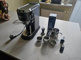Pákový kávovar De'Longhi EC885.GY