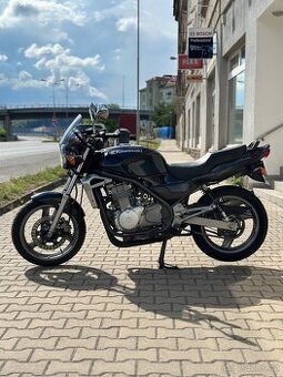 Kawasaki ER5 jako soubor náhradních dílů