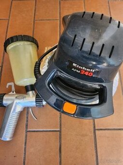 Strikaci pistole a lesticka