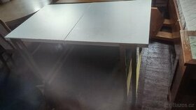 prodám jídelní stůl