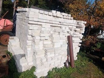 Prodam cihly bílé lícové