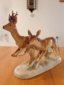 Porcelánová soška jelena a srny - Royal Dux Bohemia