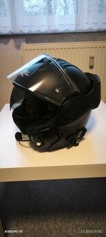 Překlápěcí přilba