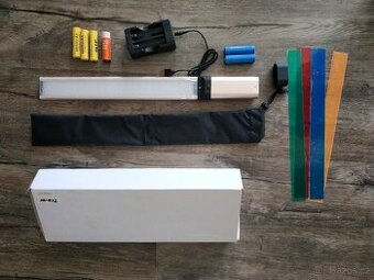 LED světelná tyč na focení