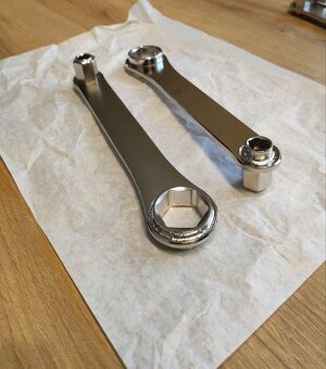 Univerzální klíč kol Yamaha Tenere 700