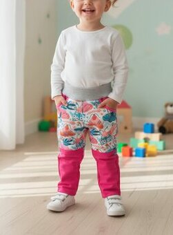 Dětské softshellové kalhoty motýlci vel.98