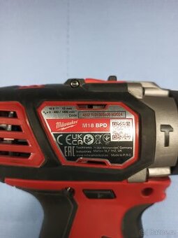 Milwaukee Aku vrtačka s příklepem