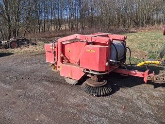 Prodám tažený zametač PP2-001
