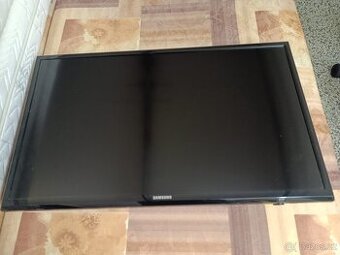 SAMSUNG model UE32EH4003W