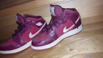 Air Jordan 1 Mid se Red Quilt - 1