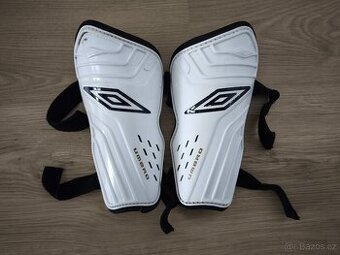 Chrániče na fotbal UMBRO - 1