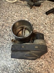 Skrtici Klapka motoru 1.4 16v 74kw benzin