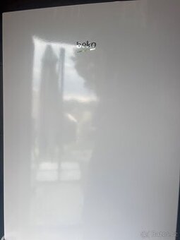 Prodám lednici s mrazákem BEKO