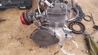 Prodám motor na kolo - 1