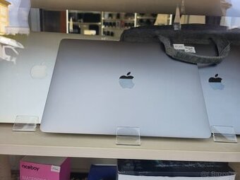 Prodám MacBook PRO 2019 - platí do smazání