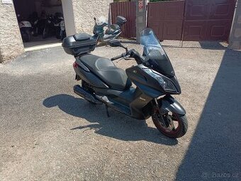 Kymco Downtown 125 černý 2