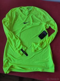 Nové funkční tričko Nike XL
