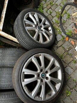 Kola Škoda rs 18 pirelli