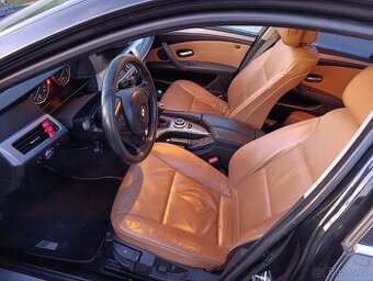 BMW E60 interiér