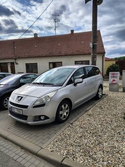 Peugeot 5008 2013 1.6 nafta 84 kW