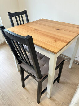 IKEA jídelní stůl Lerhamn a 2x židle Stefan včetně podsedáků