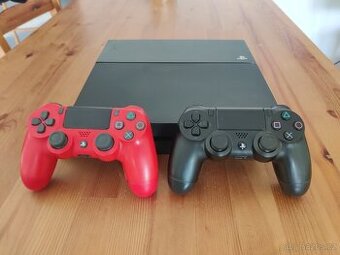 PlayStation 4 500GB + 2 ovladače