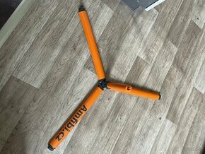 Amfibi plovouci drzak akcnich kamer