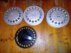 Dobové poklice r13 škoda 105 120 lada zigul favorit