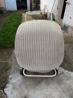 Starožitný kočárek