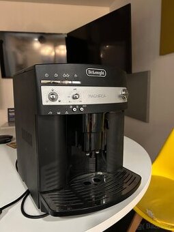 Delonghi kávovar