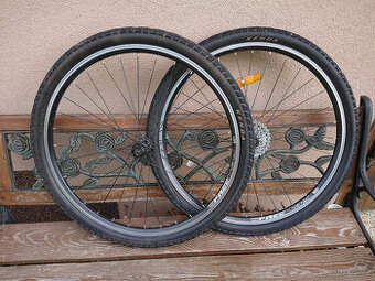 Zapletená kola 26 na V brzdy pro MTB