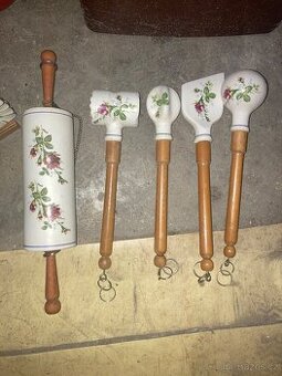 Starožitní porcelán.