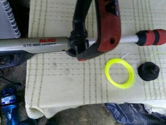 Strunový křovinořez