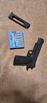 Airsoftová zbraň colt 1911 plynová