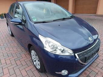 Peugeot 208, 1.2 benzín, najeto jen 61 TKM, metal. lak