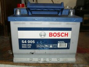 baterie bosch 12v 60ah s4 005