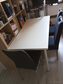 Jídelní stůl, nastavitelné nohy. IKEA,