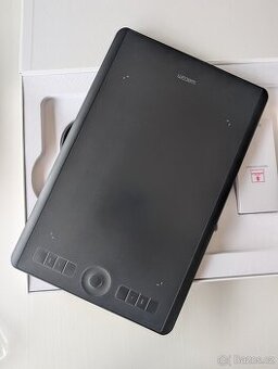 Grafický tablet Wacom Intuos Pro M (PTH-660) – výborný stav