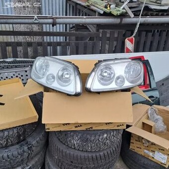Predni světla vw Caddy / touran Na jednom je jeden držák ok