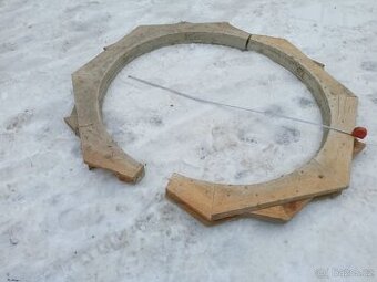 Forma na poklop studny