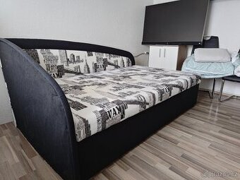 Postel úložným prostorem