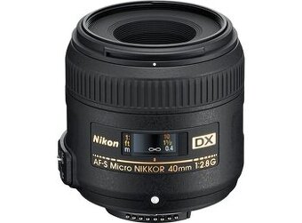 AF-S Micro nikkor 40mm/2,8G plus krytky