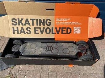 Elektrický longboard Evolve GTR Carbon TOP STAV
