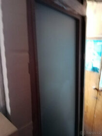 Prodám dveře teak , 80 cm /195 pravé se sklem