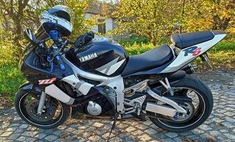 Yamaha R6