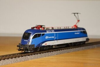 Piko elektrická lokomotiva taurus v měřítku H0 (1:87)