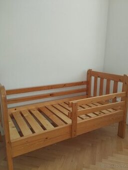 dětská postýlka